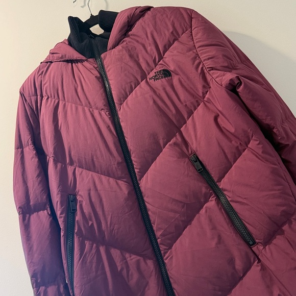 The North Face Maroon Jacket - Picture 3 of 6